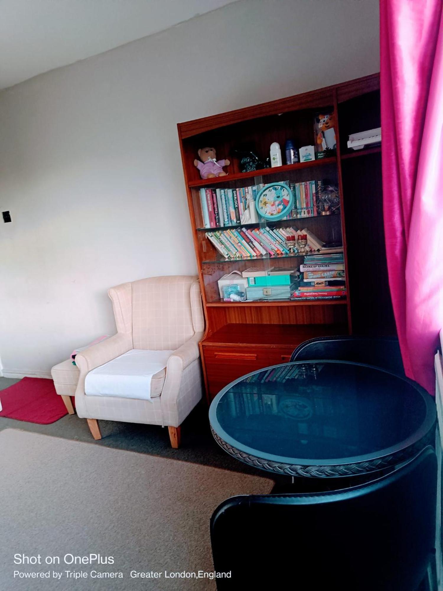 London's B& B Homestay *
